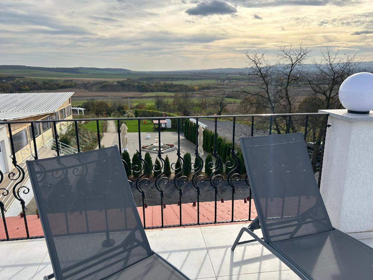 Danelis Hotel Edelény Eksteriør billede
