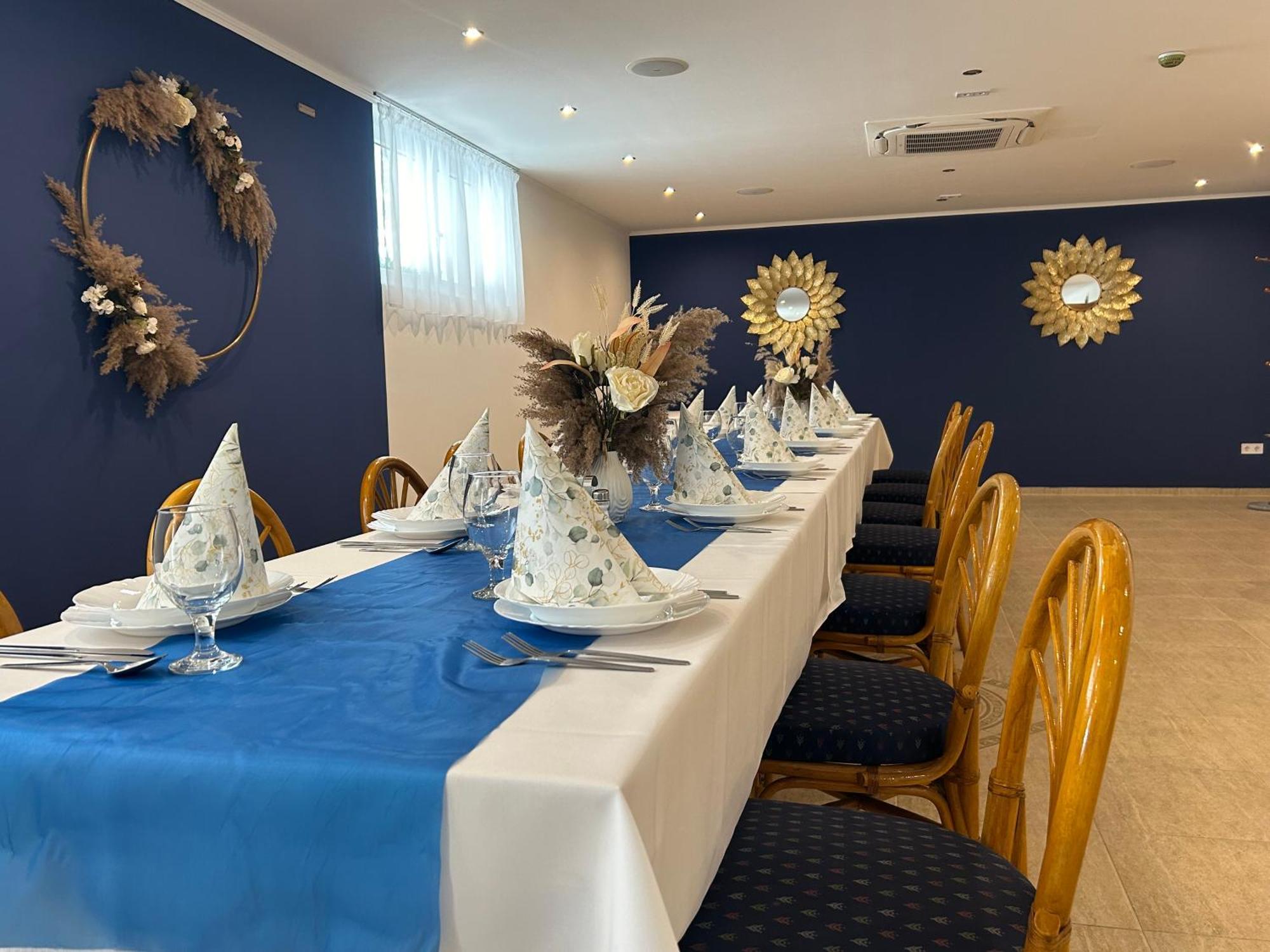 Danelis Hotel Edelény Eksteriør billede